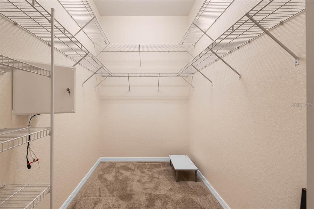 En Venta: $287,500 (3 camas, 2 baños, 1630 Pies cuadrados)