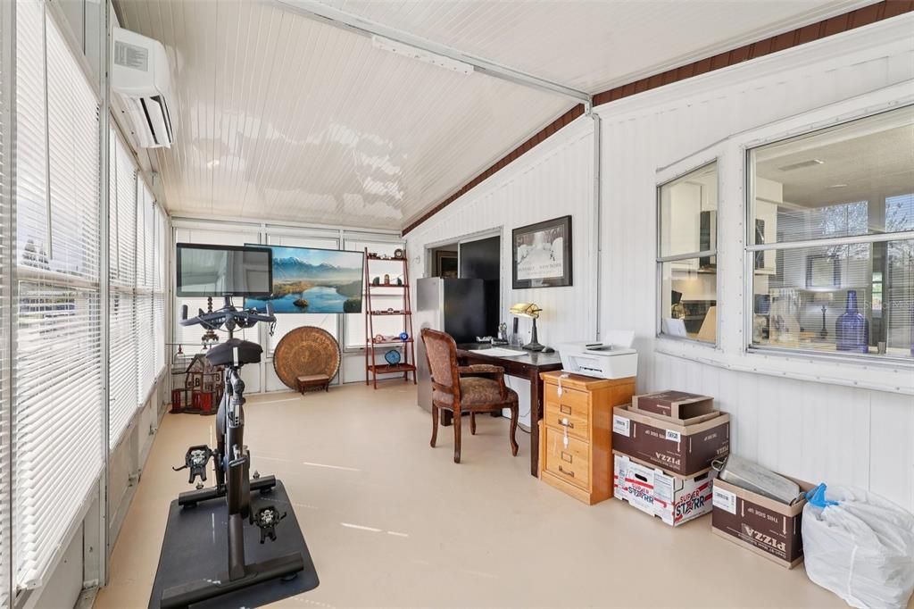 For Sale: $160,000 (2 beds, 2 baths, 960 Square Feet)