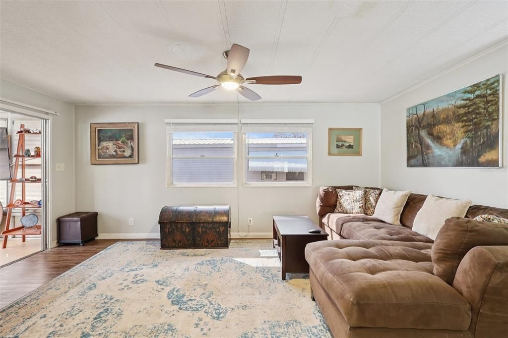 For Sale: $160,000 (2 beds, 2 baths, 960 Square Feet)