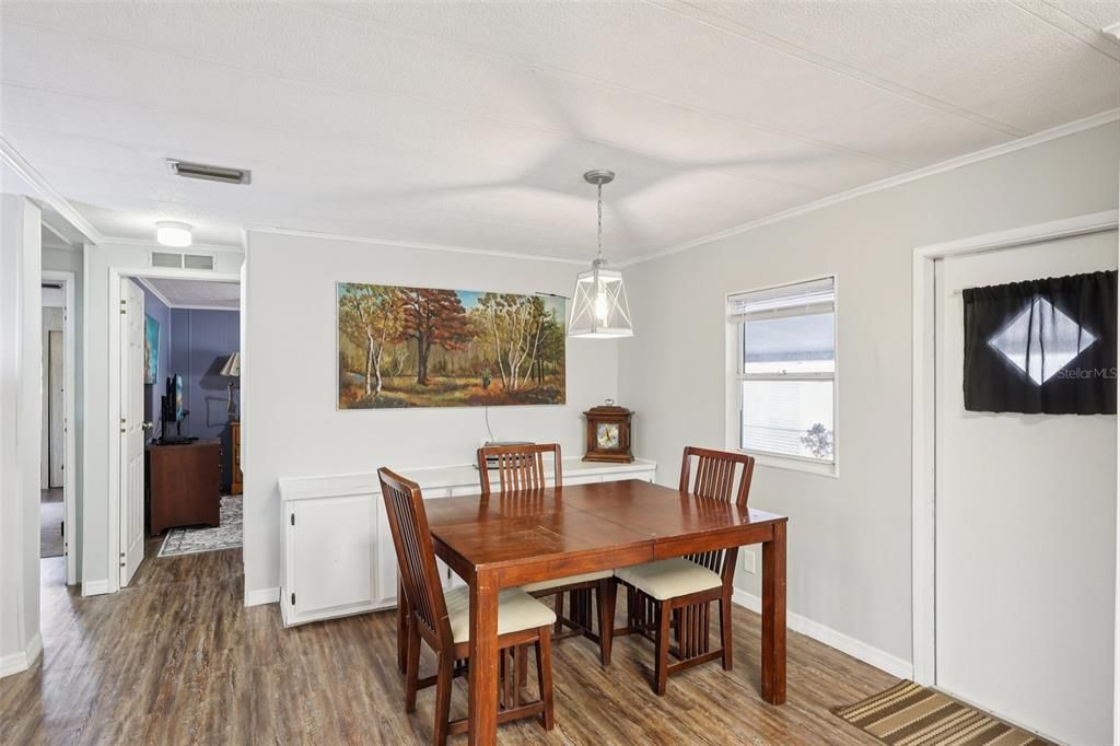 For Sale: $160,000 (2 beds, 2 baths, 960 Square Feet)