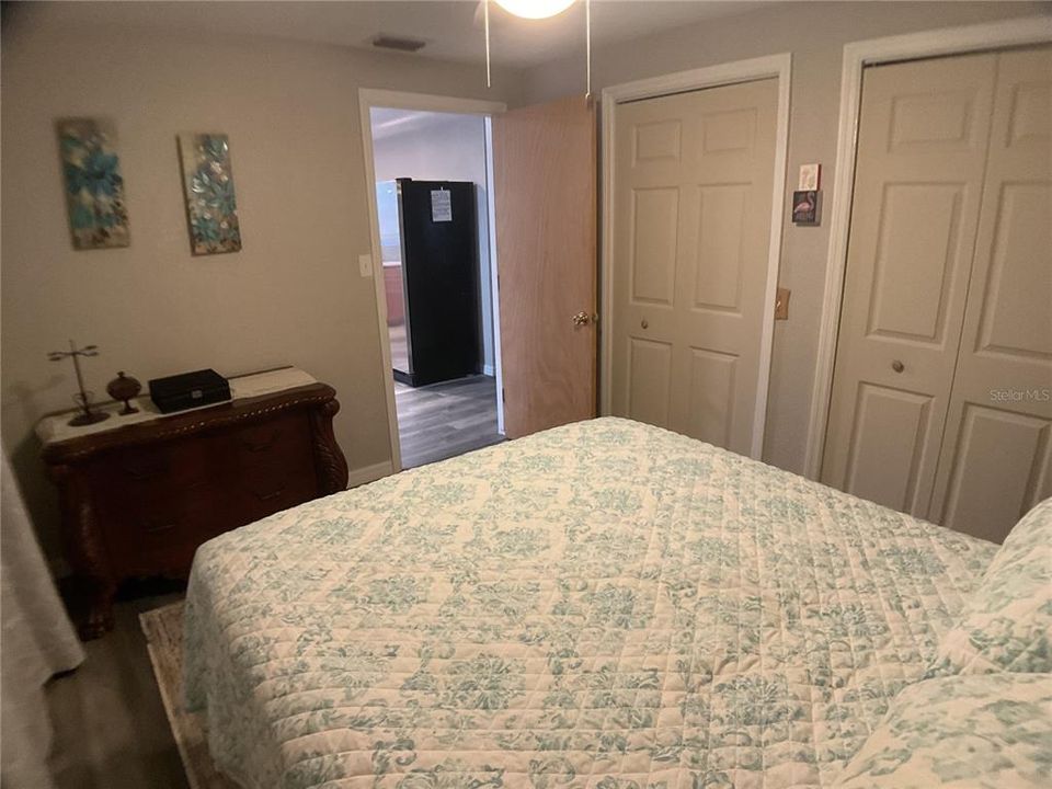 For Sale: $265,000 (2 beds, 1 baths, 928 Square Feet)