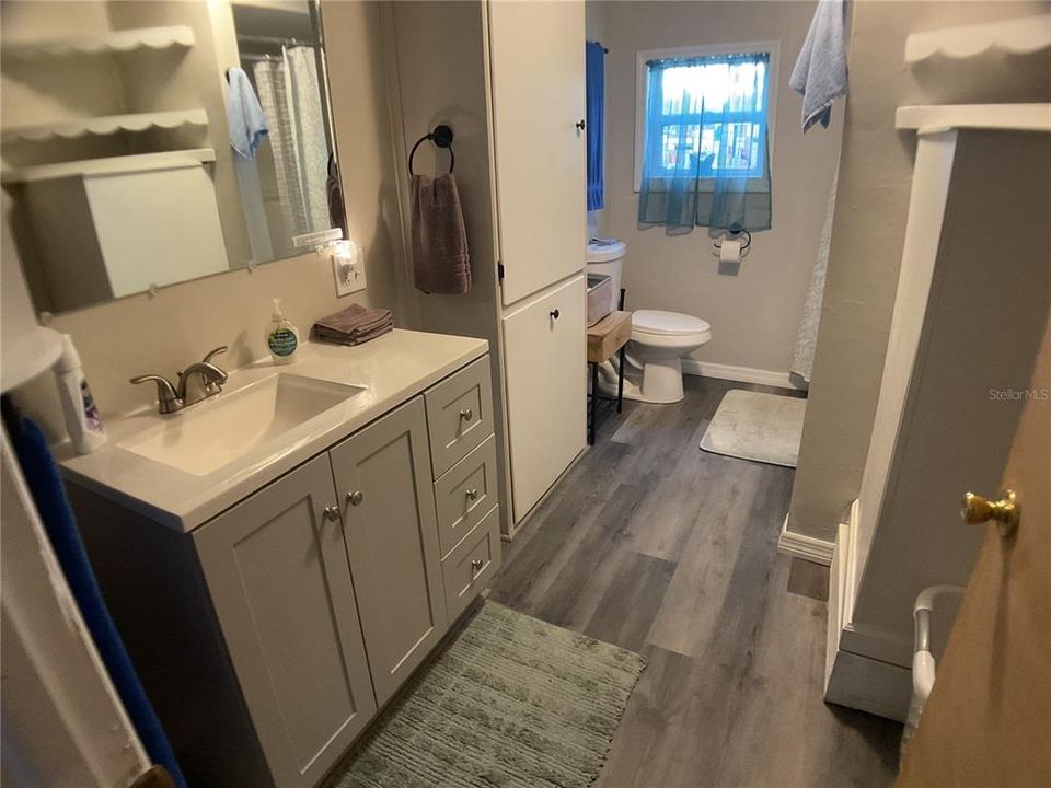 For Sale: $265,000 (2 beds, 1 baths, 928 Square Feet)