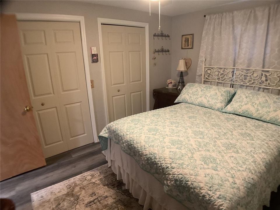 For Sale: $265,000 (2 beds, 1 baths, 928 Square Feet)