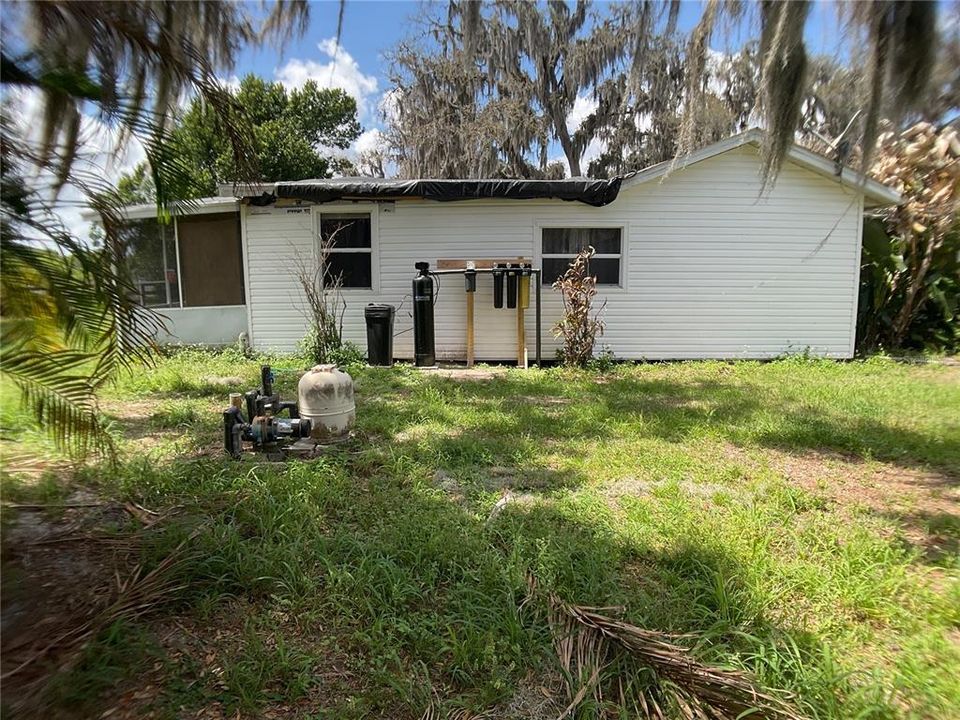 For Sale: $265,000 (2 beds, 1 baths, 928 Square Feet)