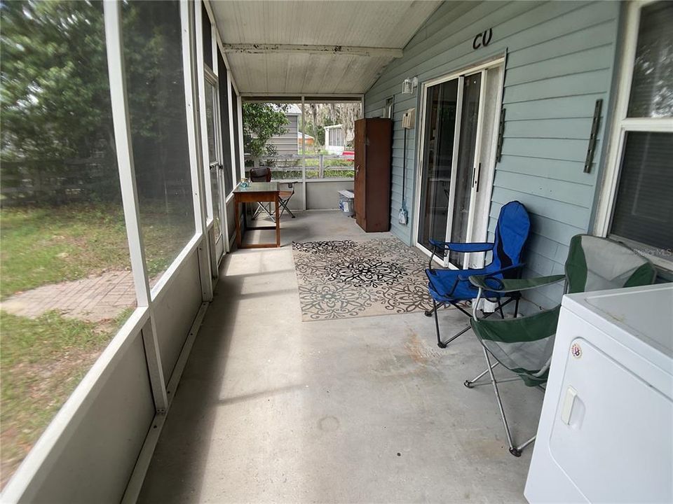 For Sale: $265,000 (2 beds, 1 baths, 928 Square Feet)