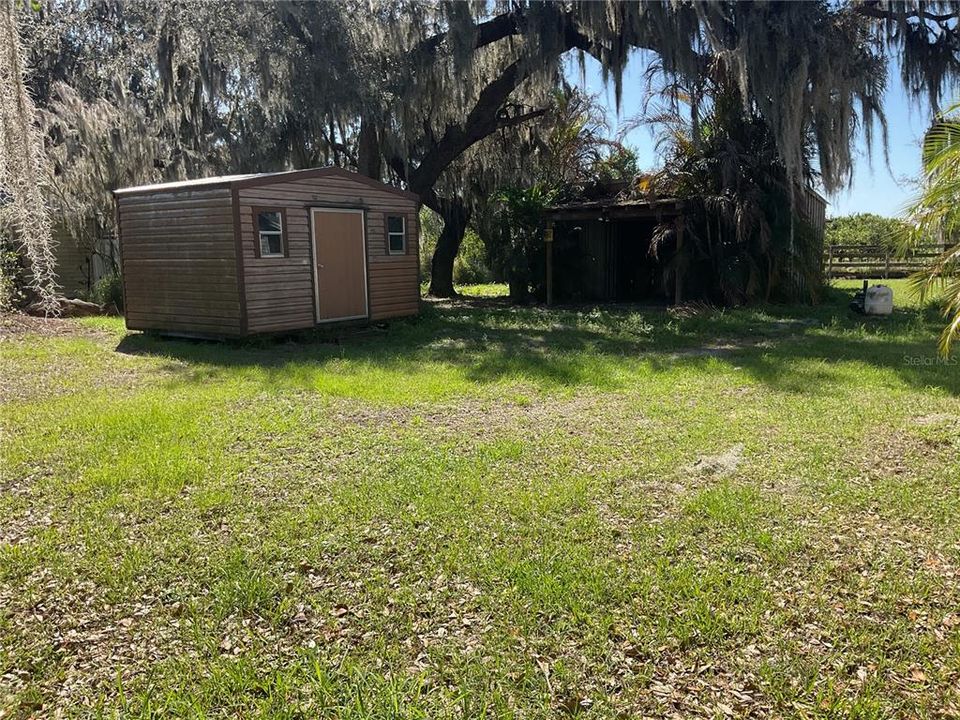 For Sale: $265,000 (2 beds, 1 baths, 928 Square Feet)