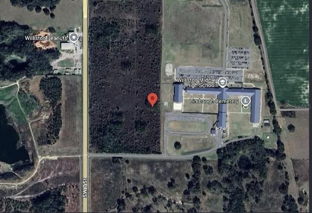 En Venta: $14,000 (0.30 acres)