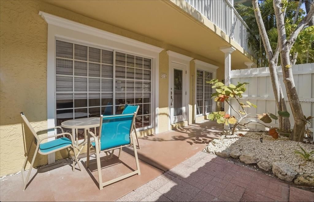 For Sale: $649,900 (2 beds, 1 baths, 675 Square Feet)
