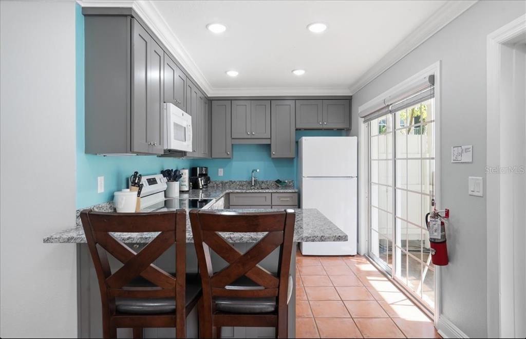 For Sale: $649,900 (2 beds, 1 baths, 675 Square Feet)