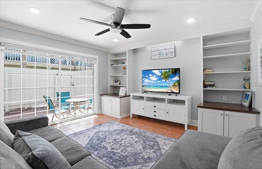 For Sale: $649,900 (2 beds, 1 baths, 675 Square Feet)
