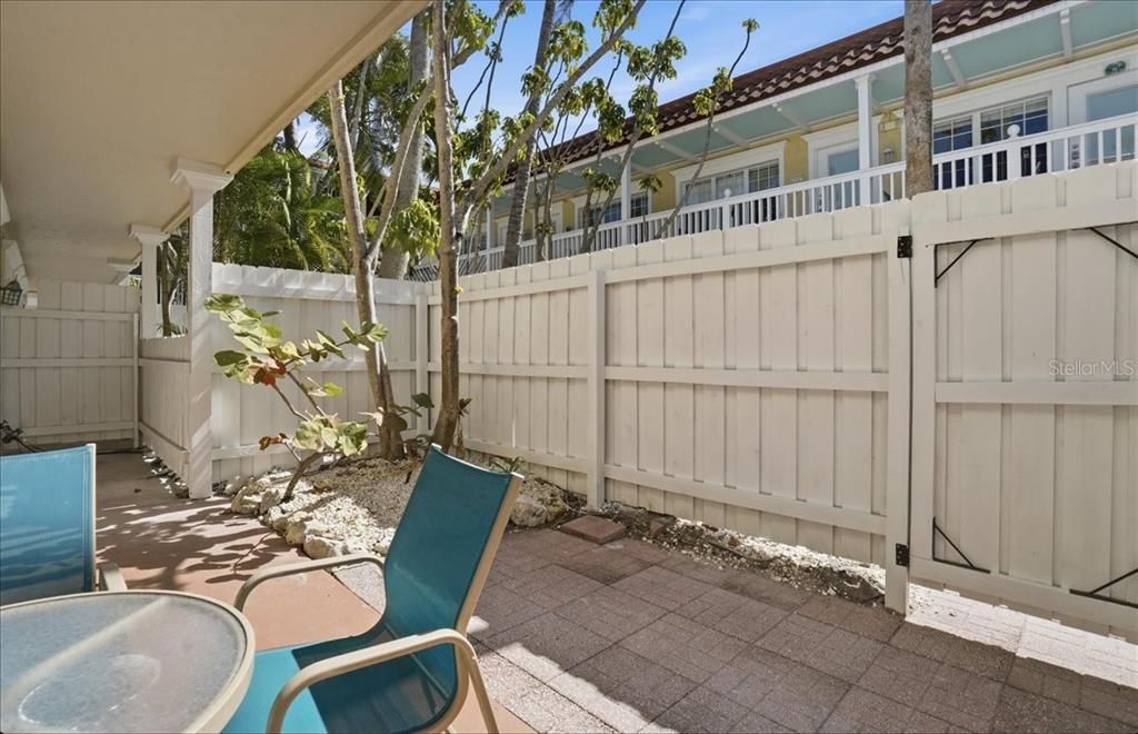 For Sale: $649,900 (2 beds, 1 baths, 675 Square Feet)
