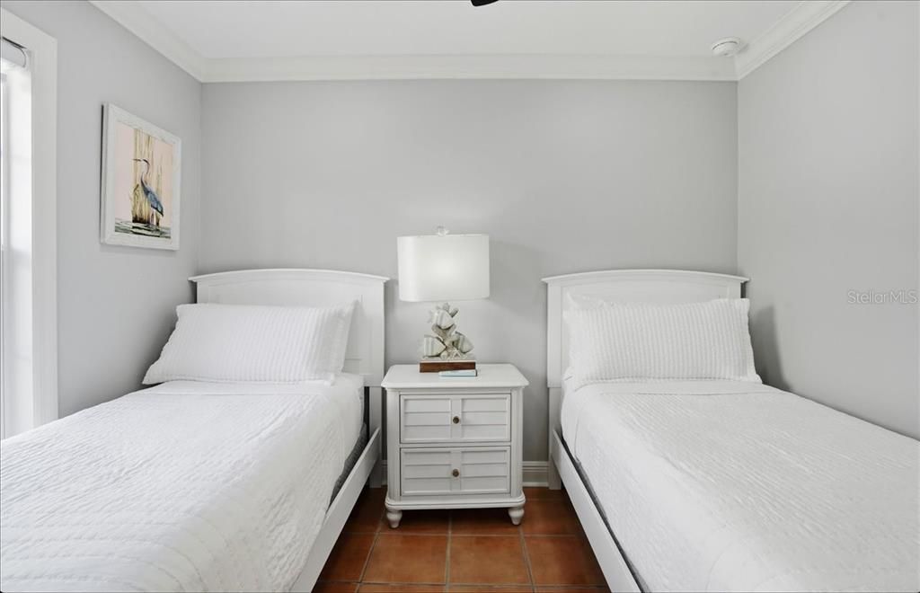 For Sale: $649,900 (2 beds, 1 baths, 675 Square Feet)