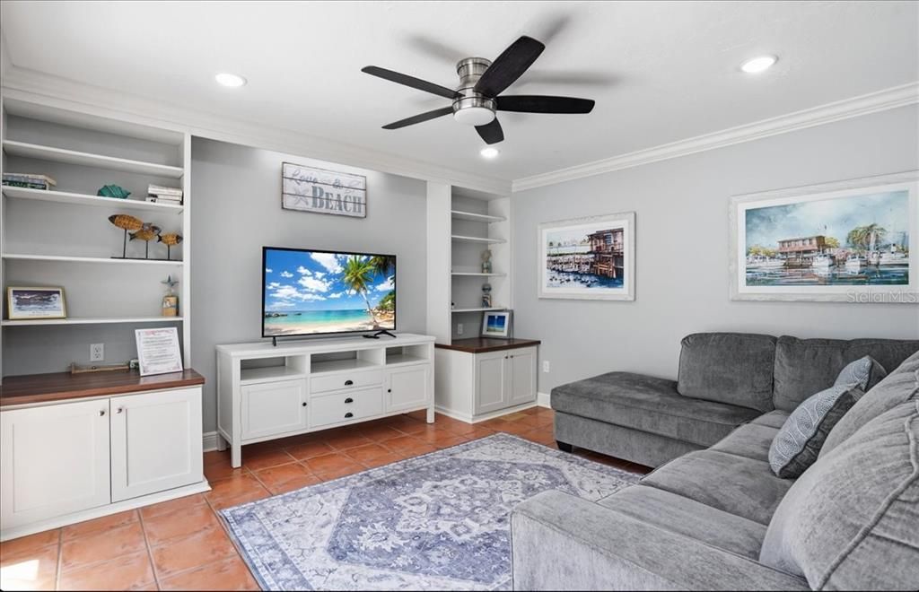For Sale: $649,900 (2 beds, 1 baths, 675 Square Feet)