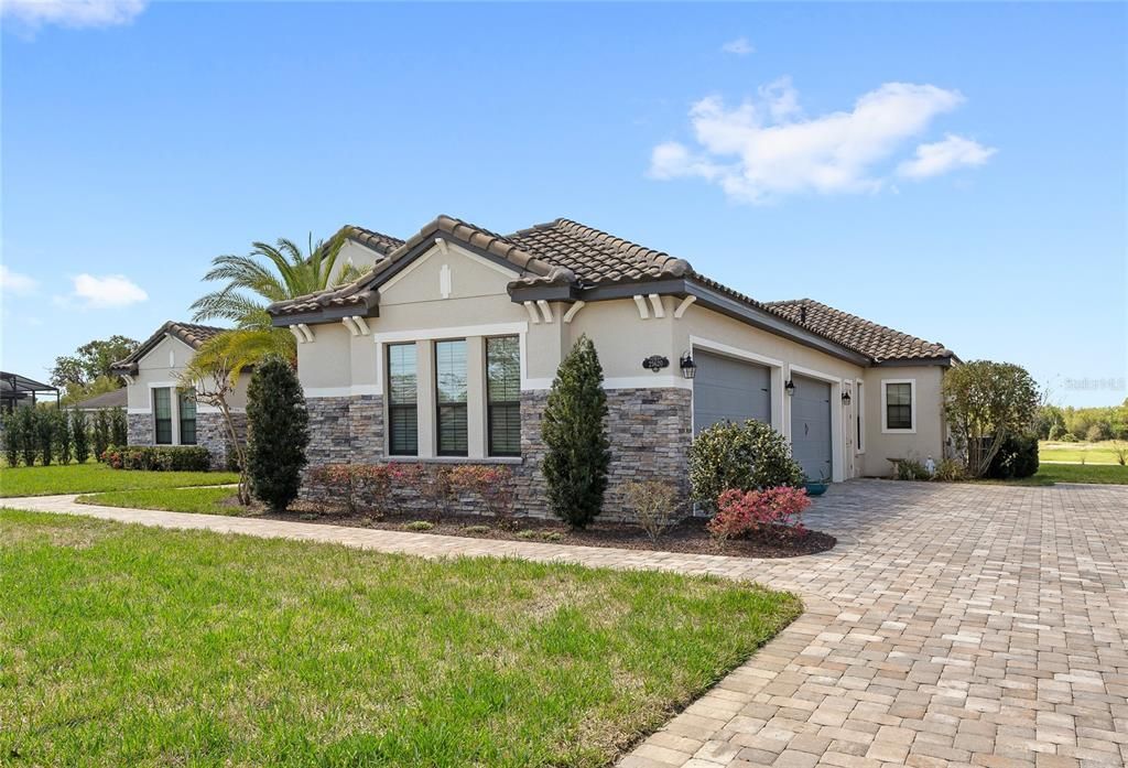 En Venta: $979,000 (4 camas, 4 baños, 3163 Pies cuadrados)