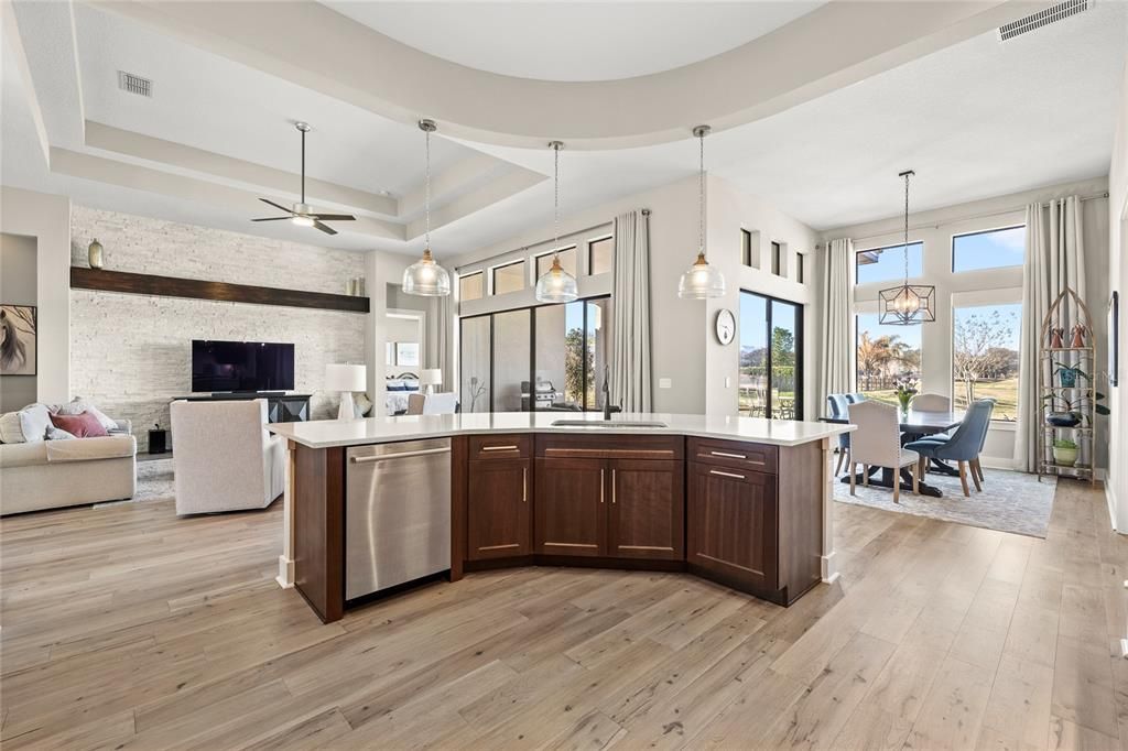 En Venta: $979,000 (4 camas, 4 baños, 3163 Pies cuadrados)