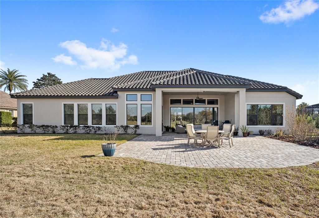 En Venta: $979,000 (4 camas, 4 baños, 3163 Pies cuadrados)