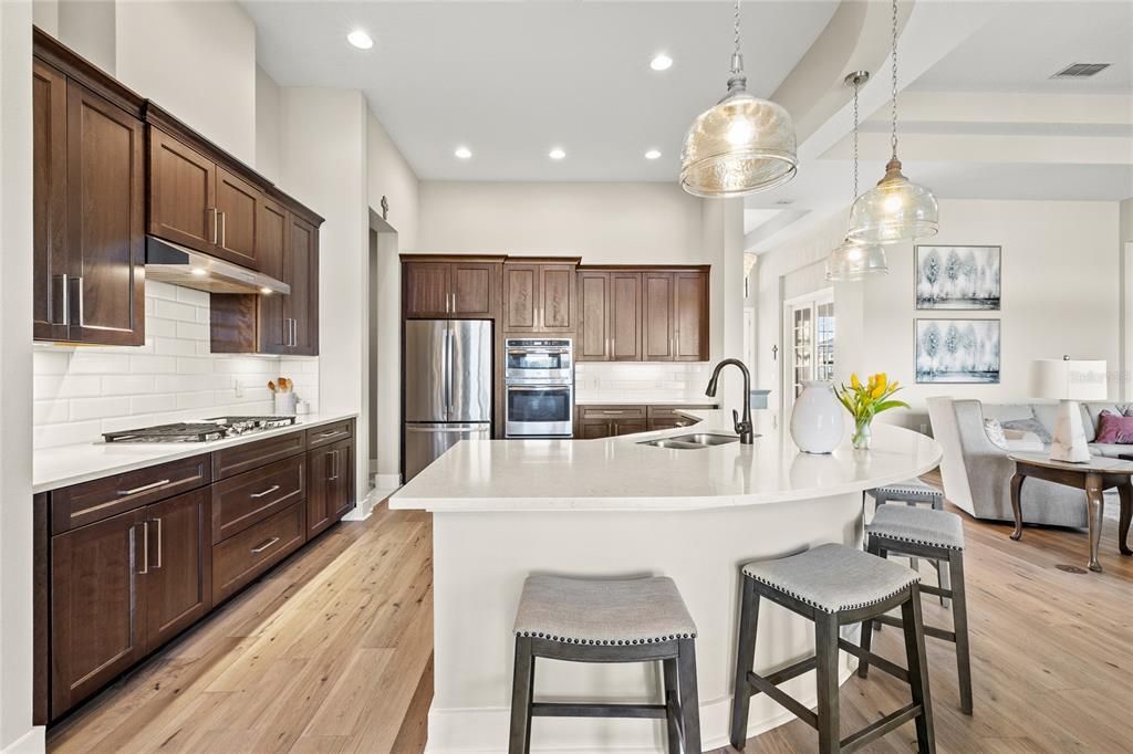 En Venta: $979,000 (4 camas, 4 baños, 3163 Pies cuadrados)
