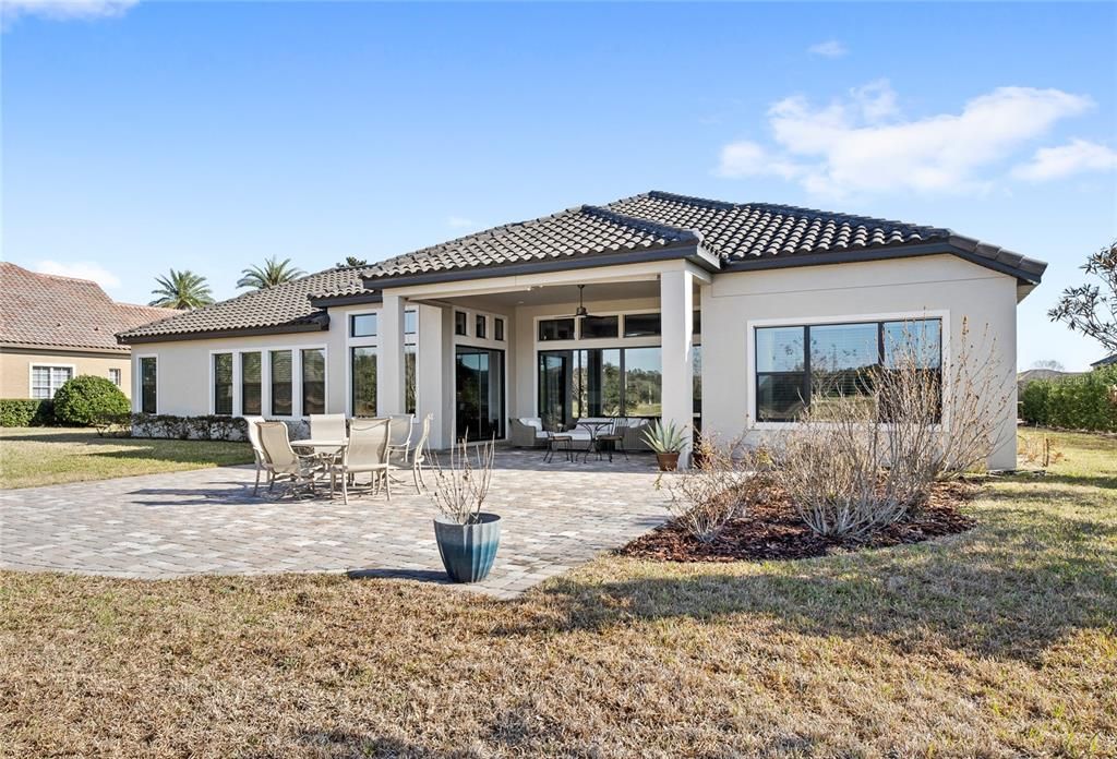 En Venta: $979,000 (4 camas, 4 baños, 3163 Pies cuadrados)