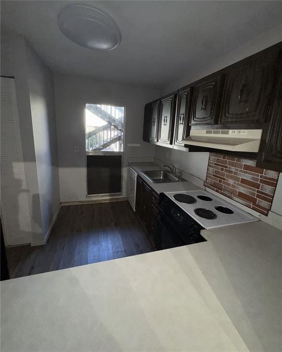 待售: $94,500 (3 贝兹, 2 浴室, 1228 平方英尺)