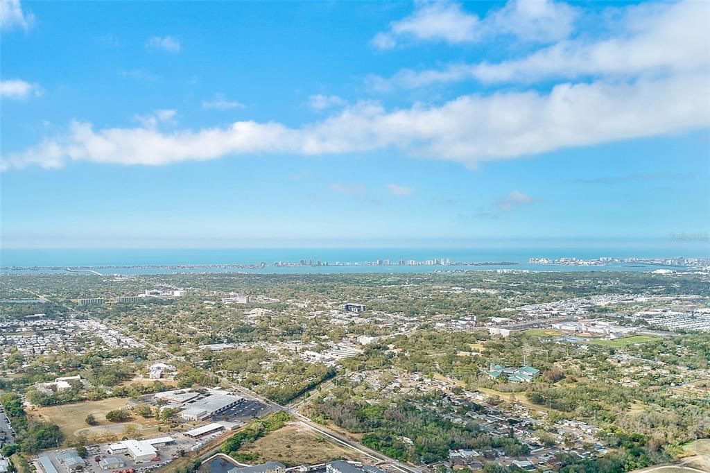 Под контрактом: $1,700 (2 спален, 2 ванн, 1105 Квадратных фут)