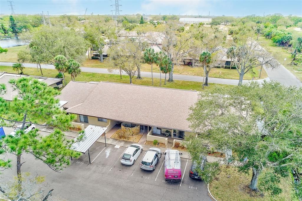 Под контрактом: $1,700 (2 спален, 2 ванн, 1105 Квадратных фут)