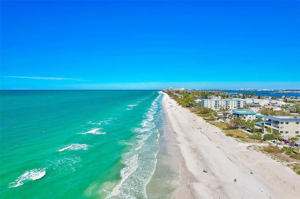 Под контрактом: $1,700 (2 спален, 2 ванн, 1105 Квадратных фут)