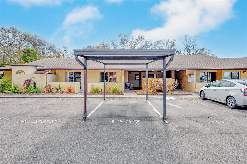 Под контрактом: $1,700 (2 спален, 2 ванн, 1105 Квадратных фут)