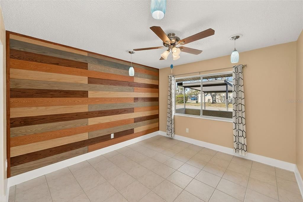 Под контрактом: $1,700 (2 спален, 2 ванн, 1105 Квадратных фут)