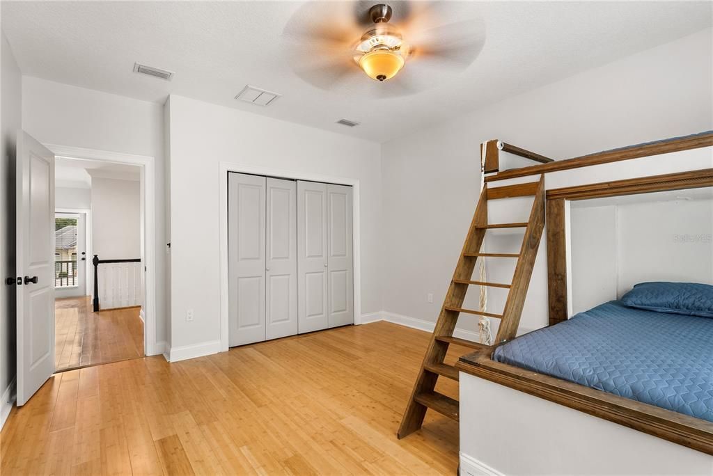 Activo con contrato: $600,000 (4 camas, 3 baños, 3057 Pies cuadrados)