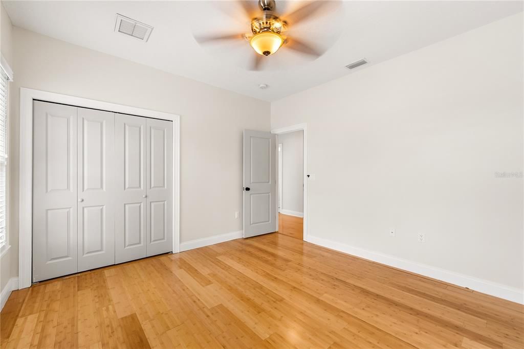 Activo con contrato: $600,000 (4 camas, 3 baños, 3057 Pies cuadrados)