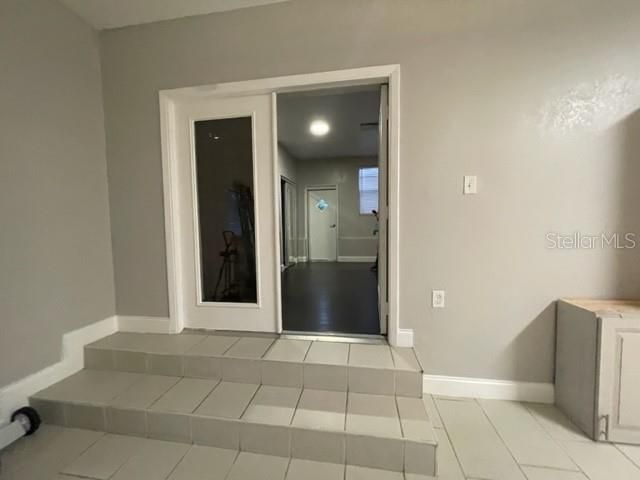 For Rent: $2,200 (3 beds, 2 baths, 1500 Square Feet)