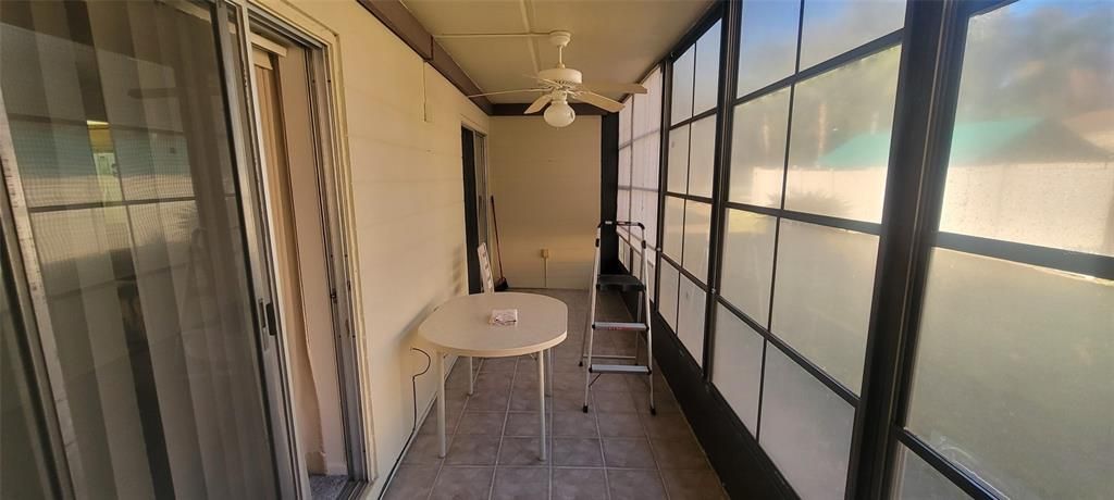 For Sale: $153,500 (2 beds, 2 baths, 897 Square Feet)