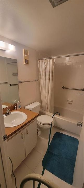 For Sale: $153,500 (2 beds, 2 baths, 897 Square Feet)