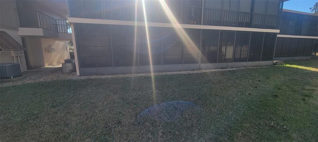 For Sale: $153,500 (2 beds, 2 baths, 897 Square Feet)