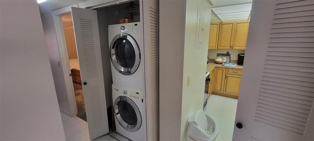 For Sale: $153,500 (2 beds, 2 baths, 897 Square Feet)