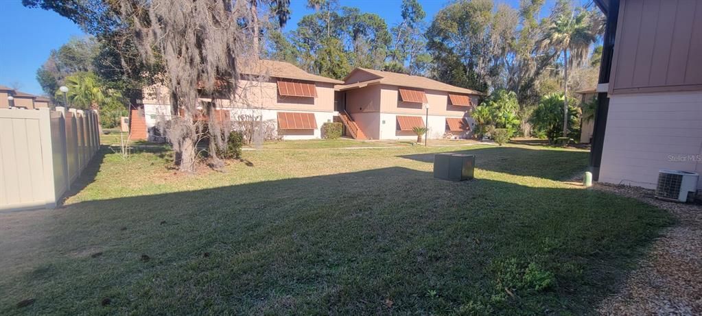 For Sale: $153,500 (2 beds, 2 baths, 897 Square Feet)