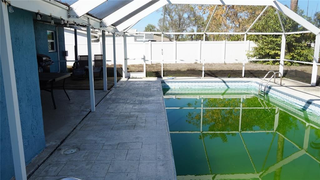 Activo con contrato: $130,000 (3 camas, 2 baños, 1177 Pies cuadrados)