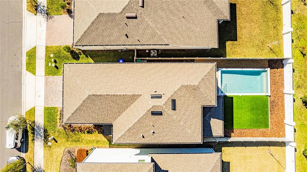 Activo con contrato: $1,025,000 (5 camas, 3 baños, 2978 Pies cuadrados)