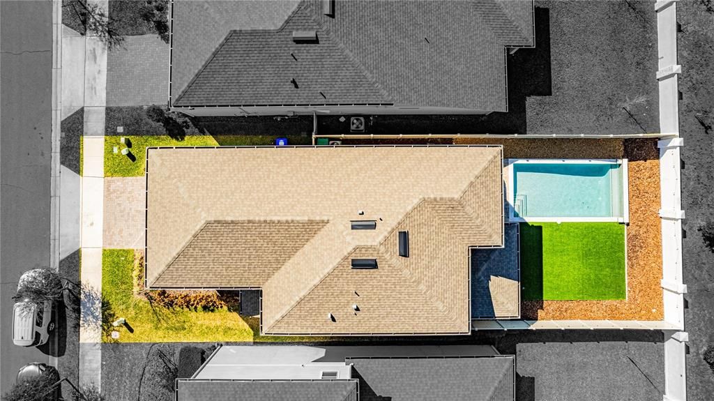 Activo con contrato: $1,025,000 (5 camas, 3 baños, 2978 Pies cuadrados)