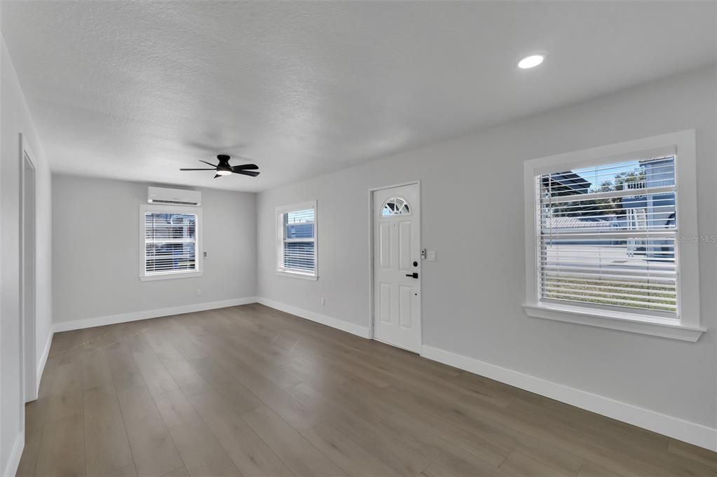 For Sale: $334,900 (2 beds, 0 baths, 1029 Square Feet)