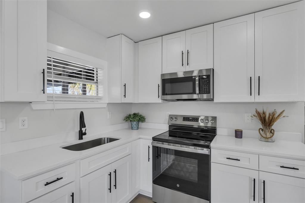 For Sale: $334,900 (2 beds, 0 baths, 1029 Square Feet)