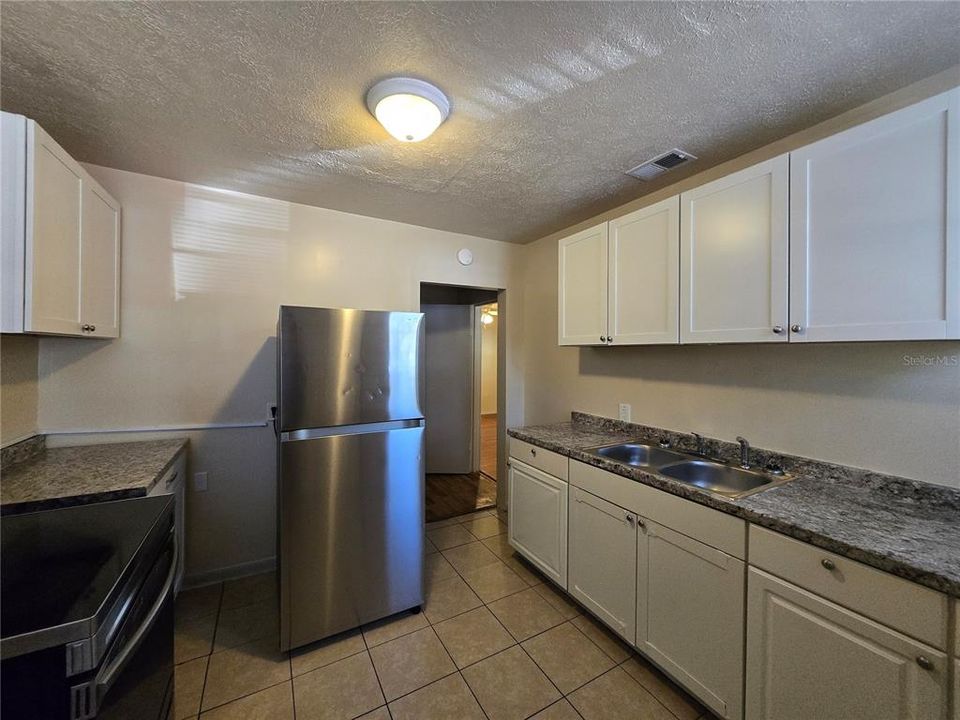 For Rent: $1,475 (3 beds, 1 baths, 1032 Square Feet)