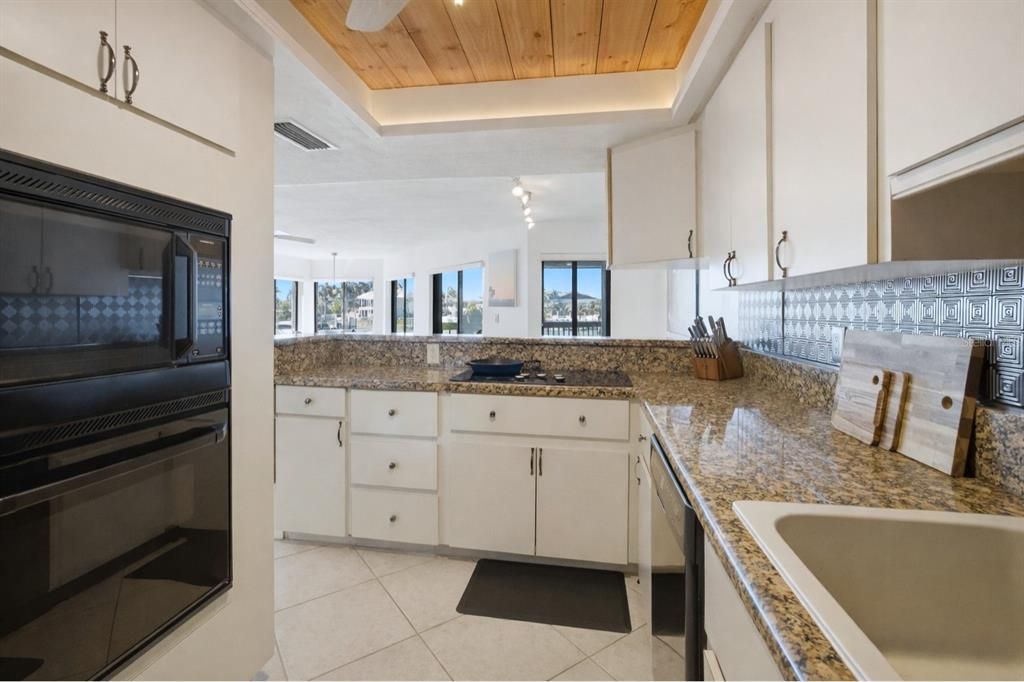 En Venta: $650,000 (2 camas, 2 baños, 1170 Pies cuadrados)