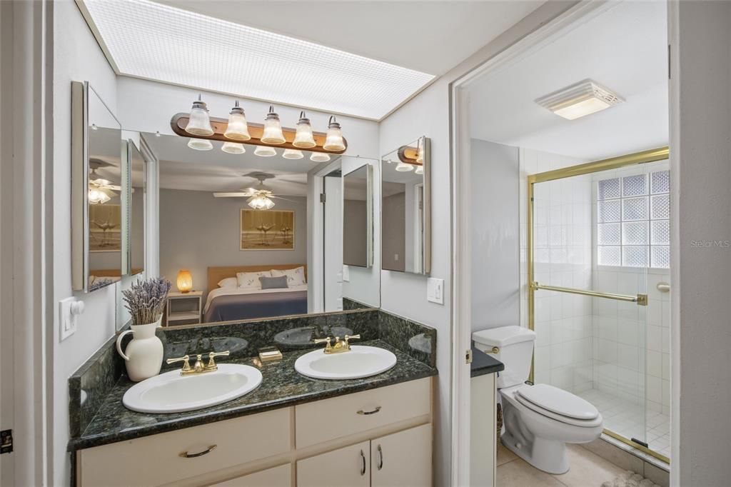 En Venta: $650,000 (2 camas, 2 baños, 1170 Pies cuadrados)
