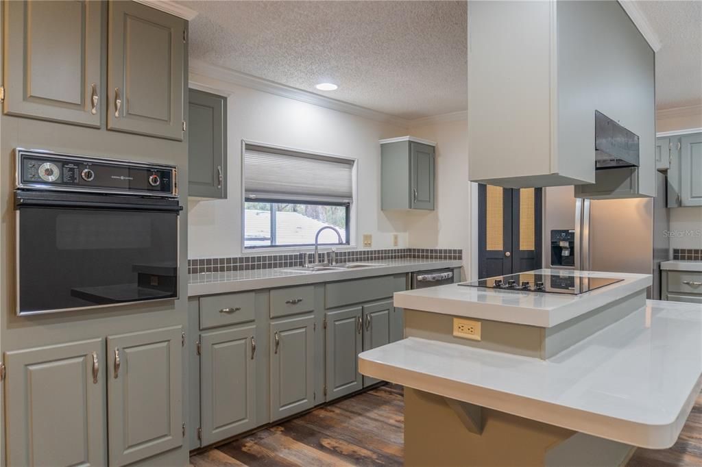 For Sale: $625,000 (6 beds, 4 baths, 3113 Square Feet)