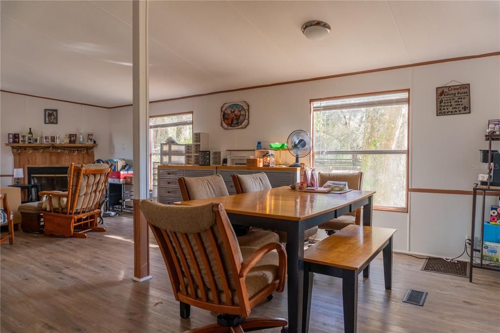 For Sale: $625,000 (6 beds, 4 baths, 3113 Square Feet)