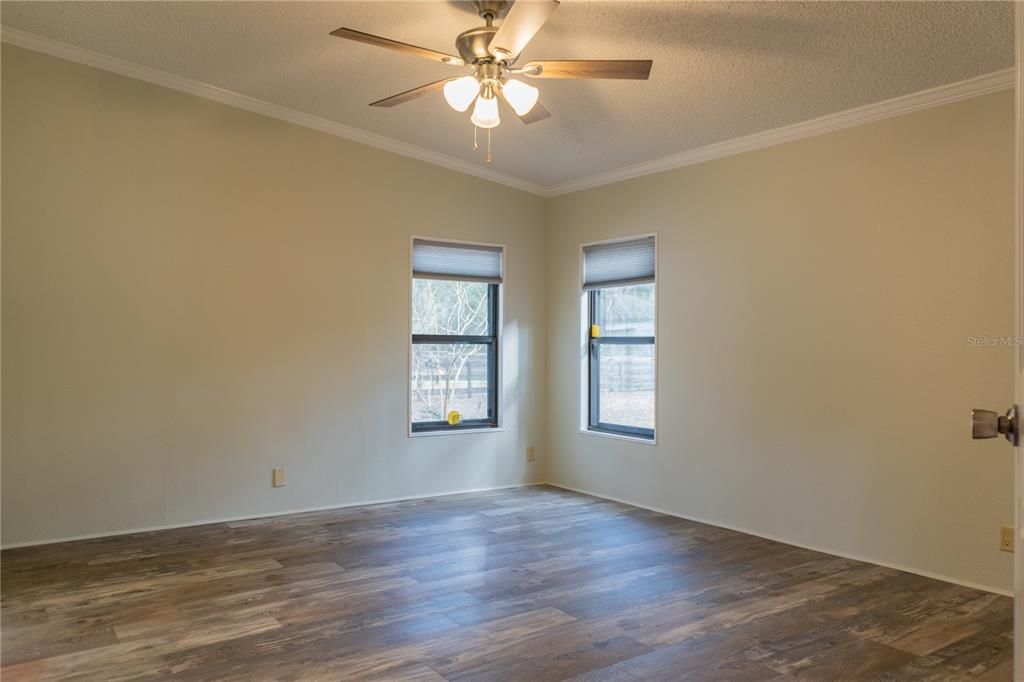 For Sale: $625,000 (6 beds, 4 baths, 3113 Square Feet)