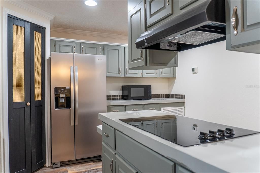 For Sale: $625,000 (6 beds, 4 baths, 3113 Square Feet)
