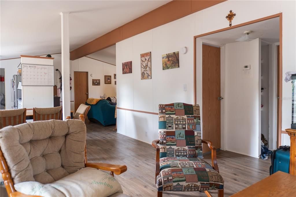 For Sale: $625,000 (6 beds, 4 baths, 3113 Square Feet)