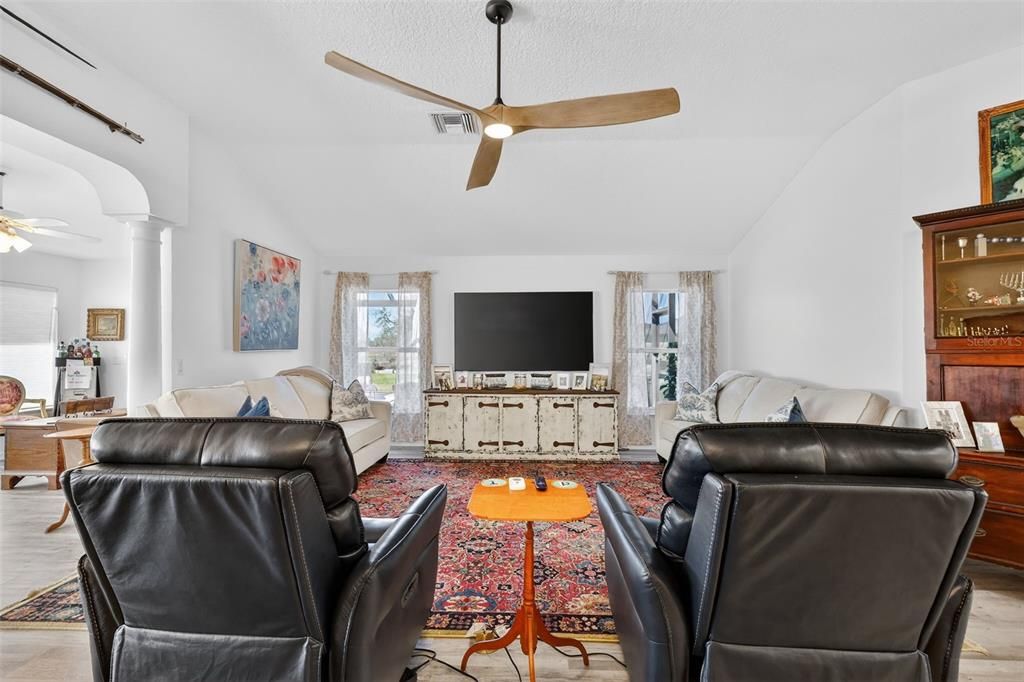 For Sale: $639,000 (3 beds, 2 baths, 2222 Square Feet)